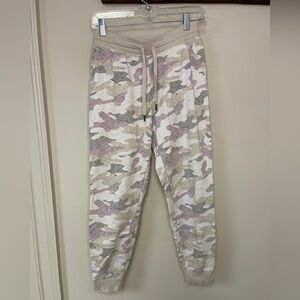 Old Navy: Women’s Camp Cream / Gray / Pink Joggers, Size S